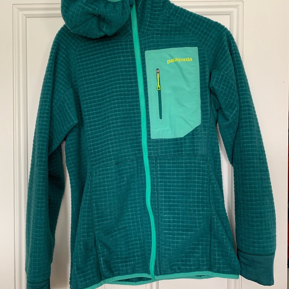 Light Patagonia reversible hooded fleece